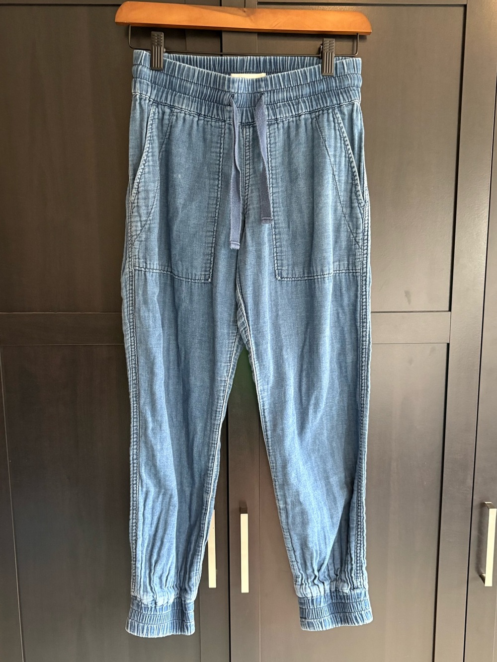 Aritzia TNA Cotton Denim-Look Jogger Pants